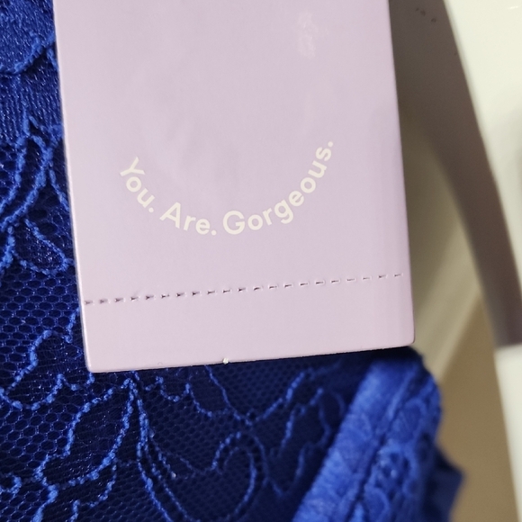 Blue Lace Full-Coverage Bra with Adjustable Straps - Picture 4 of 8